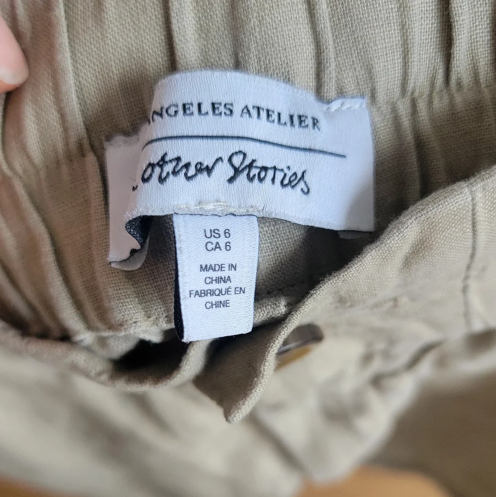 & other stories stockholm atelier relaxed linen shorts in khaki - Picture 9 of 9